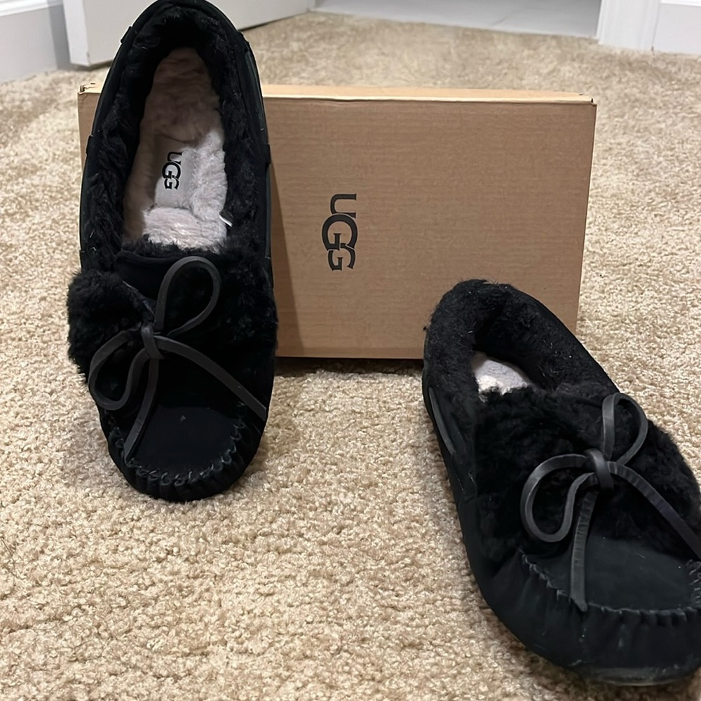UGG womens slipper/shoe - size 8, black
